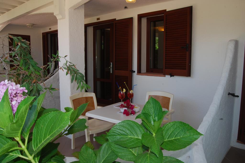 Hotel Mon Repos Baja Sardinia Szoba fotó