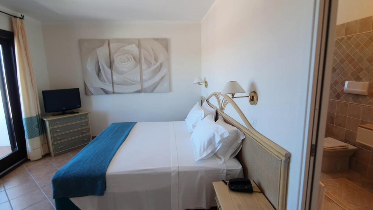 Hotel Mon Repos Baja Sardinia Kültér fotó
