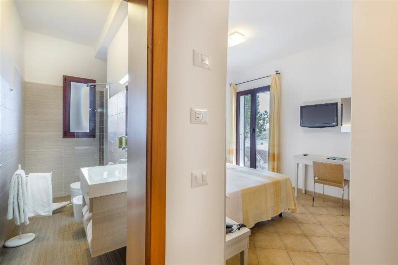 Hotel Mon Repos Baja Sardinia Kültér fotó