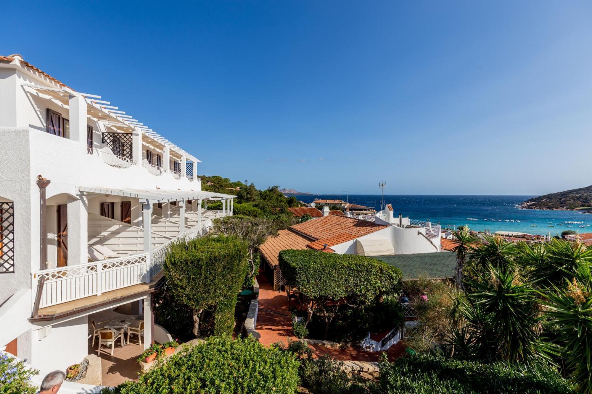 Hotel Mon Repos Baja Sardinia Kültér fotó