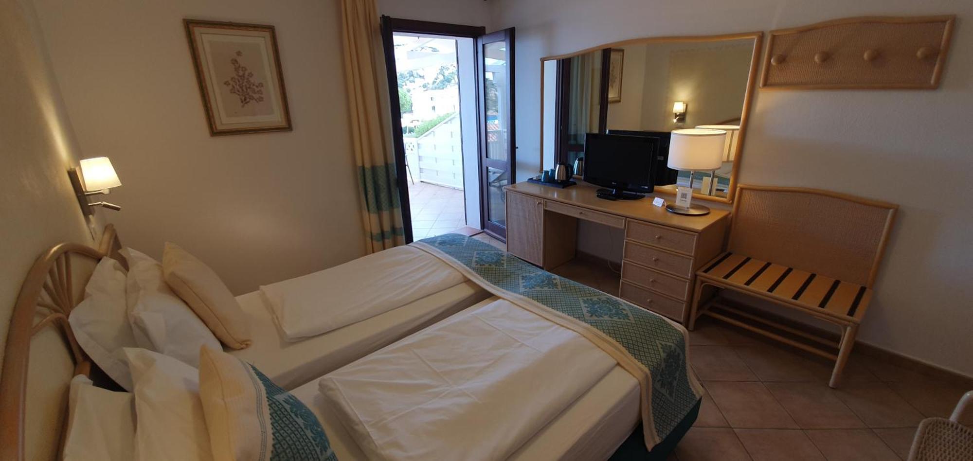 Hotel Mon Repos Baja Sardinia Kültér fotó