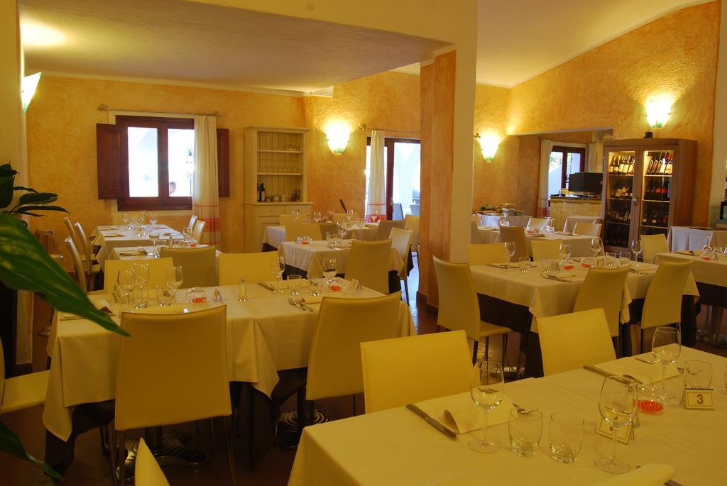 Hotel Mon Repos Baja Sardinia Kültér fotó