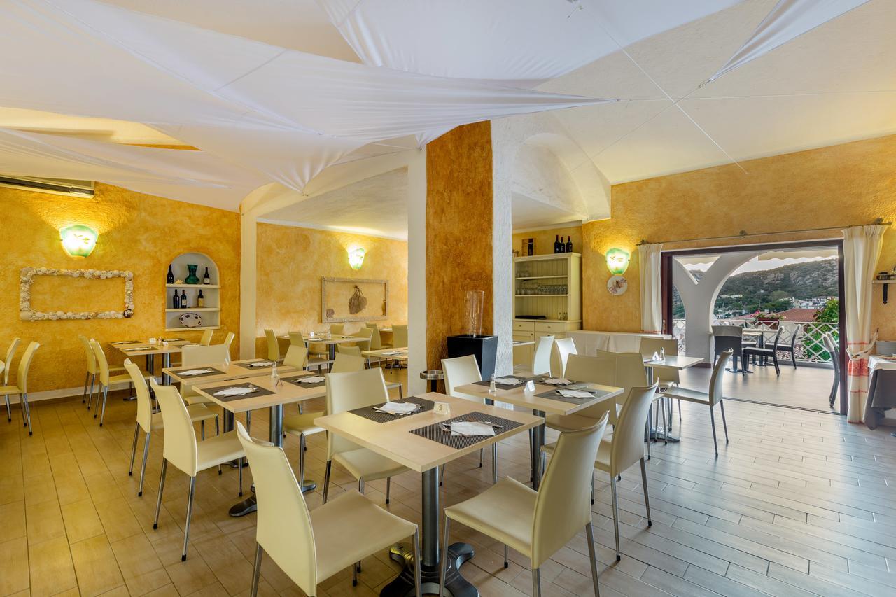 Hotel Mon Repos Baja Sardinia Kültér fotó