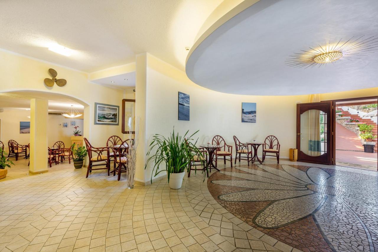 Hotel Mon Repos Baja Sardinia Kültér fotó